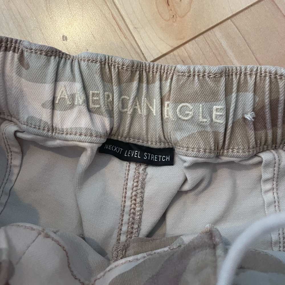 American Eagle Cargo joggers. Cami print - Picture 5 of 7